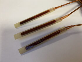 sonde-a-encoche-pour-stator-type-pt100-monte-sur-une-lame-en-epoxy-LE1-scaled-e1611752953796.jpg